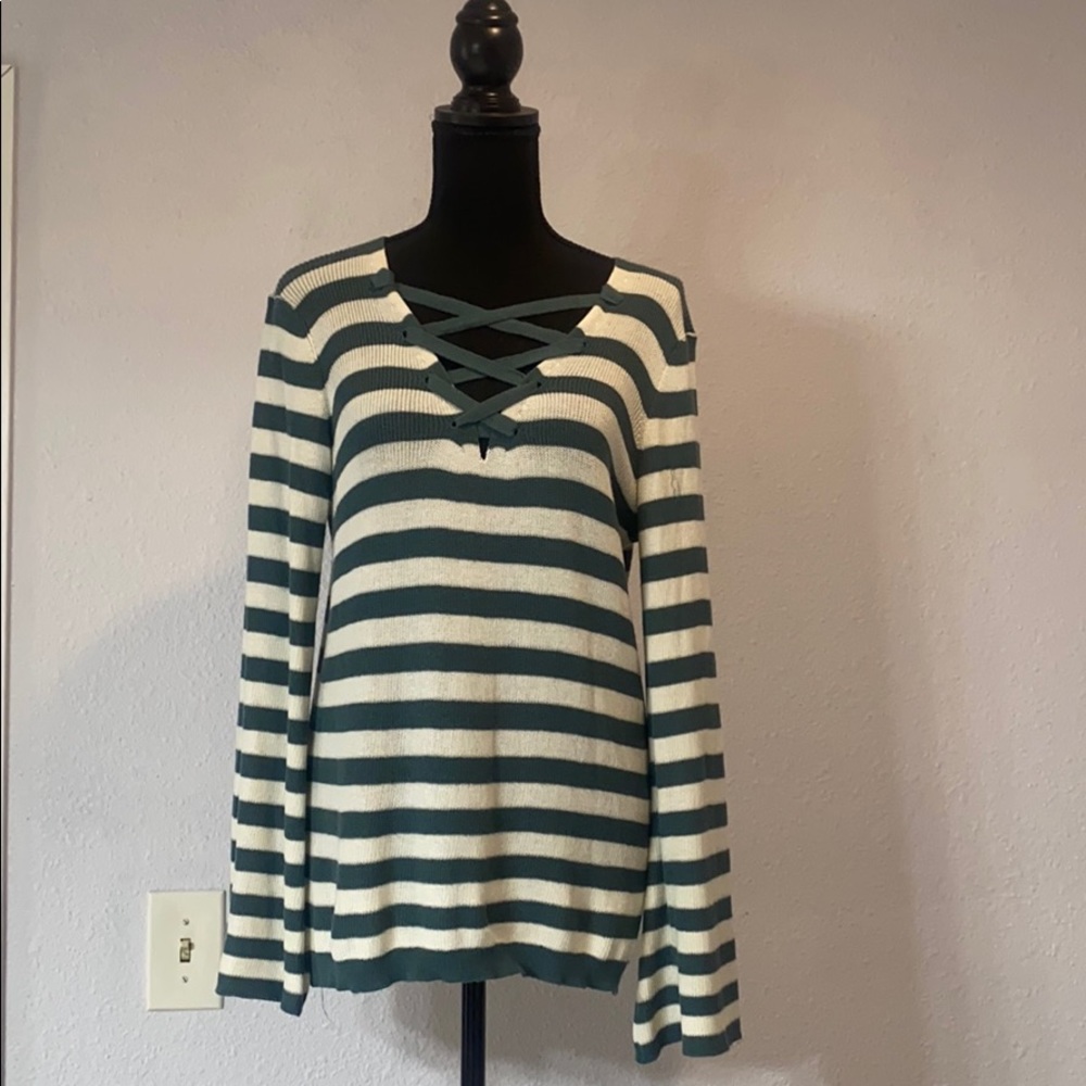 Pullover sweater